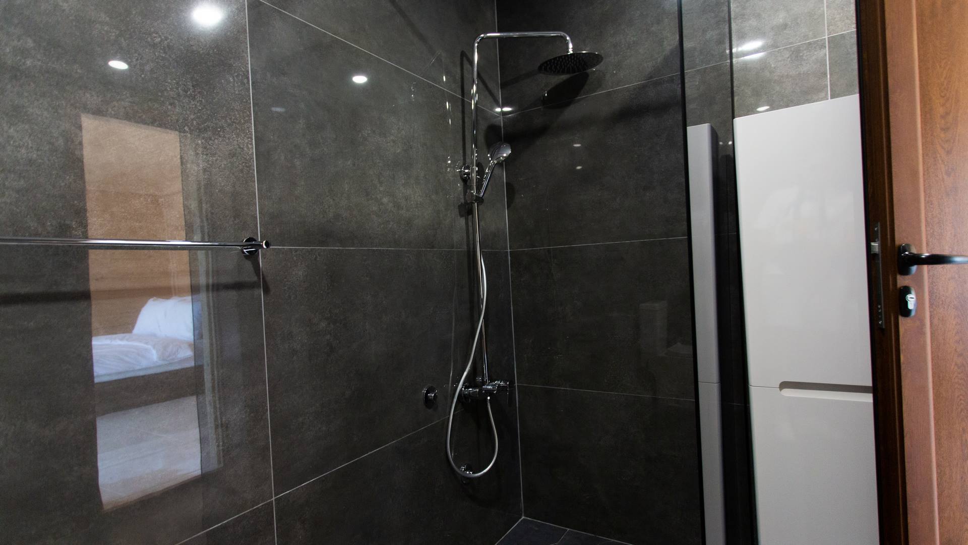 Mountain-Maison-Hotel-Mojkovac-Deluxe Queen-Room (14)