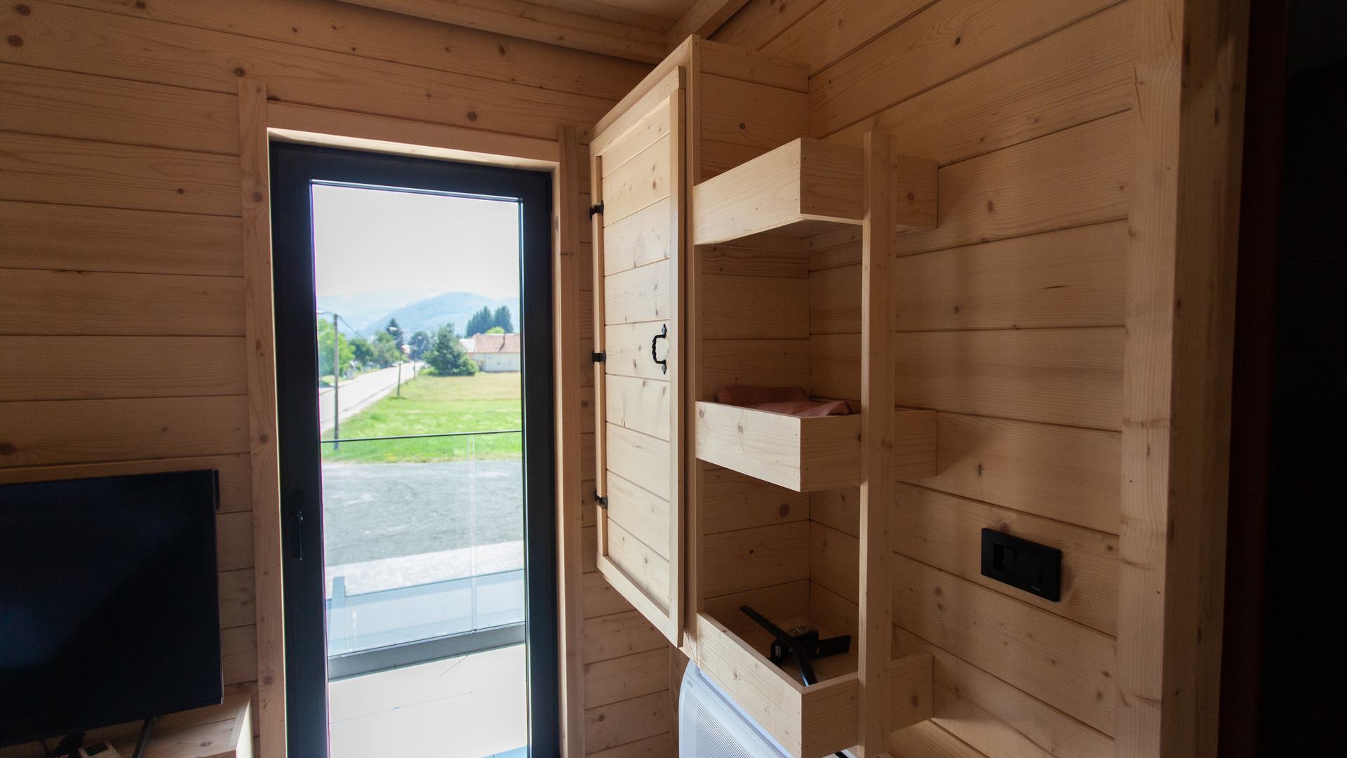 Mountain-Maison-Hotel-Mojkovac-Deluxe Queen-Room (18)