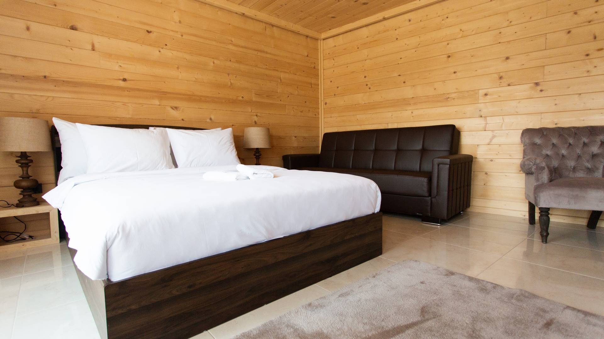 Mountain-Maison-Hotel-Mojkovac-Deluxe Queen-Room (2)