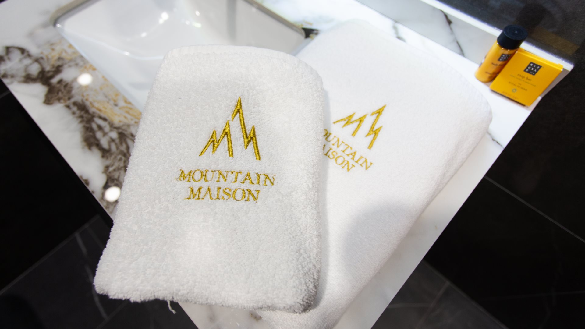 Mountain-Maison-Hotel-Mojkovac-Deluxe Queen-Room (6)