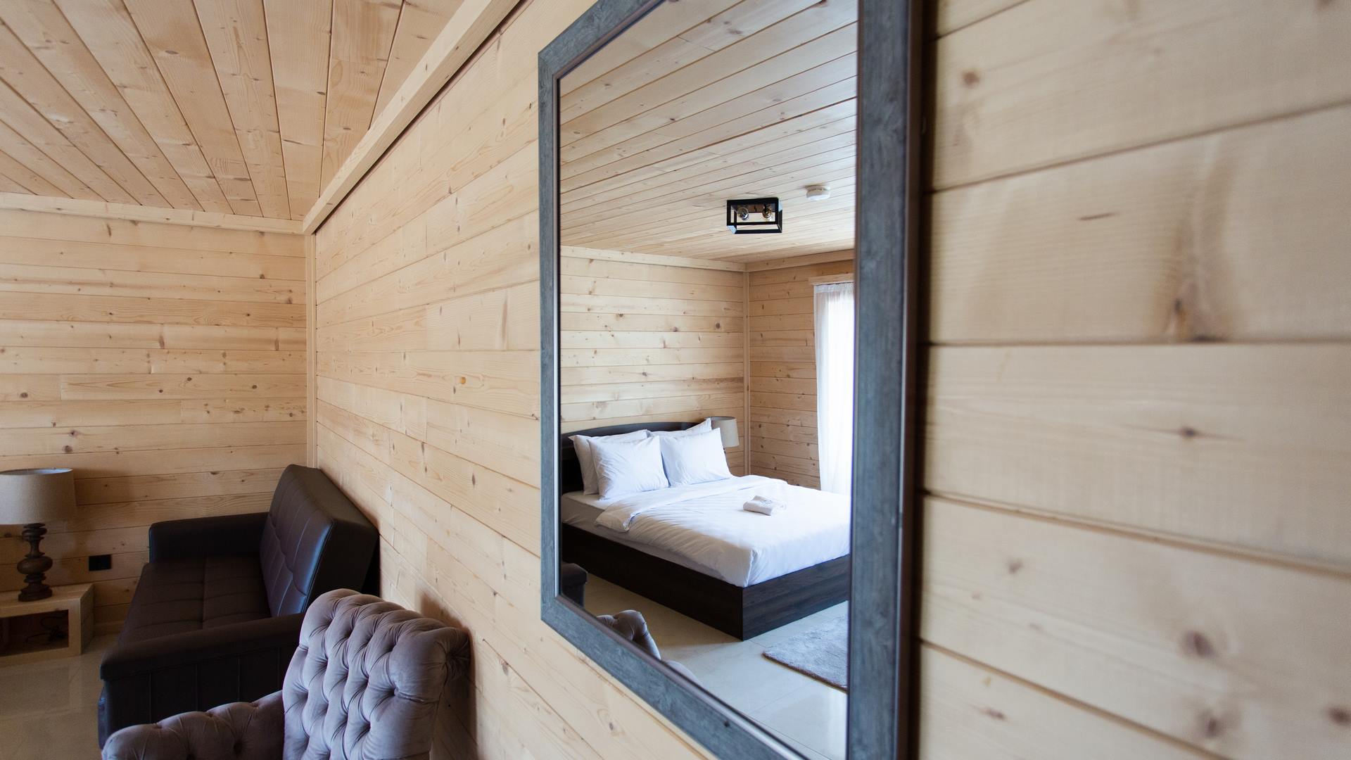 Mountain-Maison-Hotel-Mojkovac-Deluxe Queen-Room (7)