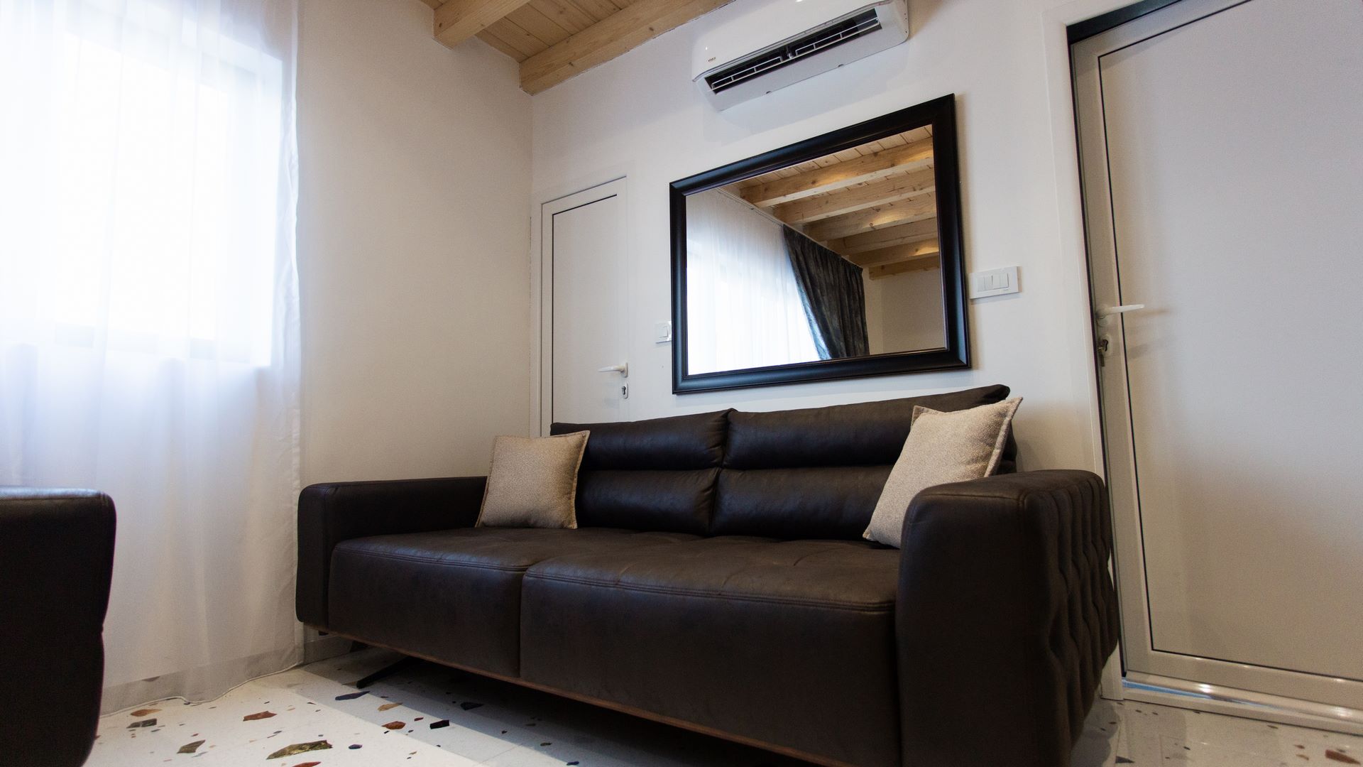 Mountain-Maison-Hotel-Mojkovac-Grand-Apartment (12)