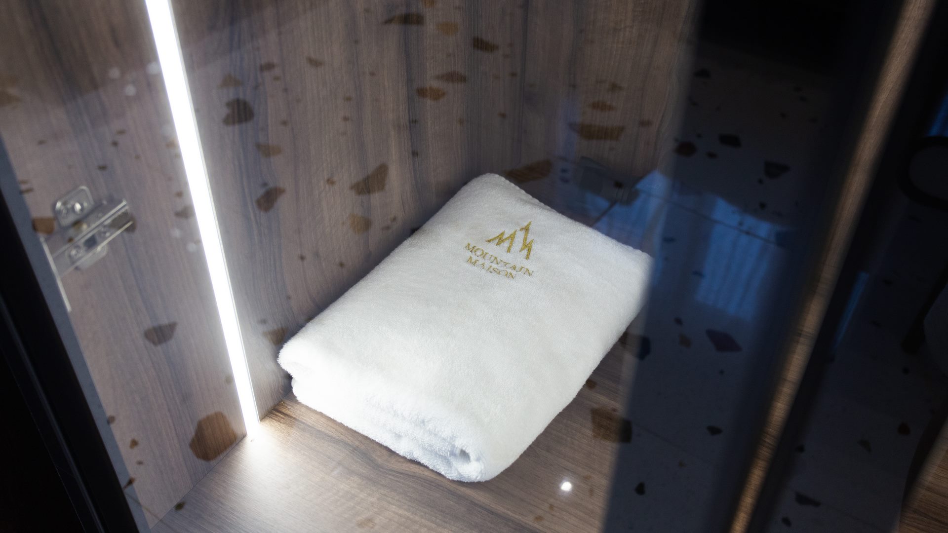 Mountain-Maison-Hotel-Mojkovac-Grand-Apartment (3)